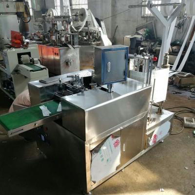 China Factory alcohol swab dressing manufacturing packing machine and with protection high speed alcohol preparation producing machine à venda