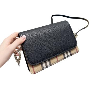 China Motion Sensing Fashion Women Checked Patchwork Shoulder Leather Cross - Body Messenger Bags Casual Ladies Thick Chain Handbags Small for sale