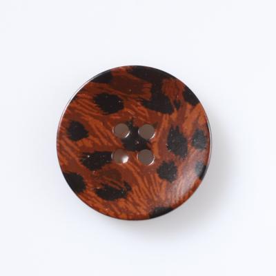 China Wholesale Customized Viable Natural Agoya Shell Button For Shirt Clothing Button for sale