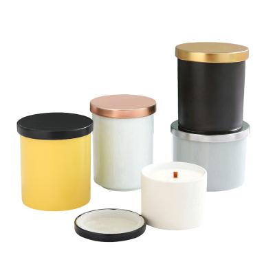 China Modern Concise Style Ceramic Candle Holder Unique Custom Logo Art Black White Candle Jars With Lids Bulk for sale