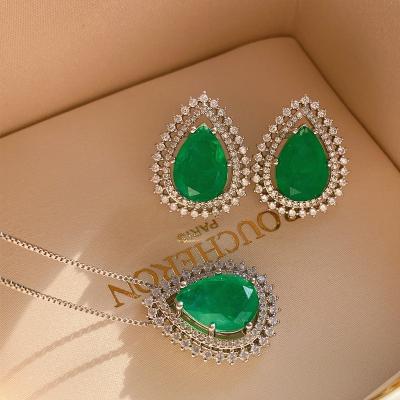 China Vintage living European and American classic colorful green set jewelry simulation drop-shaped center stone 10X14 for sale