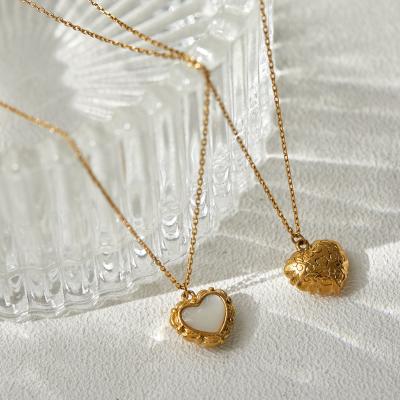 China Vintage 18k Gold Plated Tasty Love Heart Shape Stainless Steel Jewelry Heart Pendant Necklace for sale