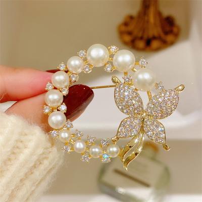 China Luxury brooches cc jewelry and pearl pins pins korean women accessories cc brooch in bulk for sale