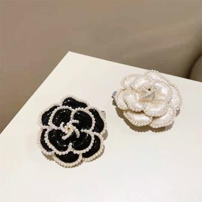 China Pin Luxury Wholesale cc Brooch Camellia Big Ceramic Enamel Flower Brooch Korean Women Brooch Brooches for sale