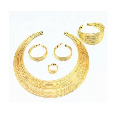 China 2021 Vintage Gold Stainless Steel Jewelry Sets Necklace Earrings Bracelet Bridal African 18K Plated Womens Jewelery Set For Women for sale