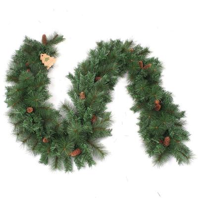 China Fireproof is available Manufacture Wholesale 200cm Christmas Garland Artificial Decoration with pine needle for sale