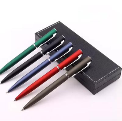 China Nice writing feeling retractable ballpoint pen made in the factory metallic texture multicolor ballpoint pen for sale