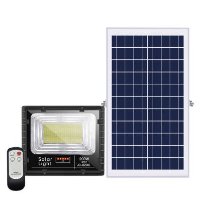 China Garden 200W IP67 Remote Controller Battery Replaceable High LED Bright Portable Solar Flood Light for sale