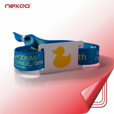 China Programmable PVC/silicone/PP paper/fabric 13.56MHz silicone rfid wristband for sale