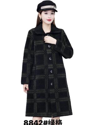 China Anti-wrinkle light luxury mid length plaid knitted coat ladies fall/winter plus size loose knitted coat new for sale