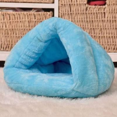 China Dreieck-Cat Bed Dog House Pet-Haus-Winter-warme halb geschlossene Pantoffel streicheln Versorgungen zu verkaufen