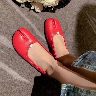 China Yanziyu Lightweight Women's New Flats Comfortable Leather Slit Ninja Woman Shoes Shallow Toe Slippers Soft Sole Loafers for sale