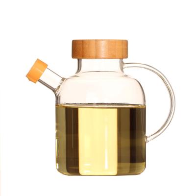 China Transparent High Borosilicate Material Kitchenware Glass Oil Jar Freshness Safe Preservation 650ml for sale