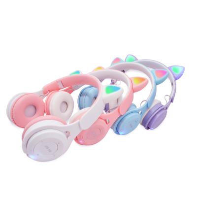 China Can Cat Ear M6 Good Quality Price Easy Foldable Cheap Earphone Stand With On-ear Four Colors Led Headphones for sale