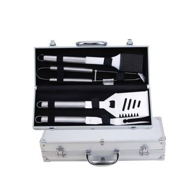 China Hot Selling Easily Cleaned 5 Pieces Stainless Steel Barbecue Grilling Utensils Grill Tool Kit With Aluminum Case for sale