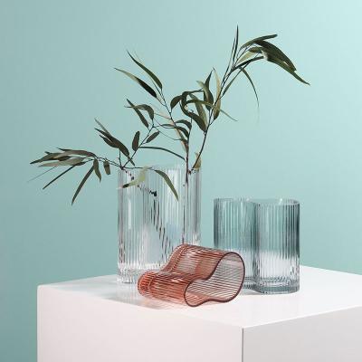 China eco-friendly & Wholesale Hot Durable Tabletop Modern INS Shaped Infinity Shaped Glass Vase Factory Wholesale Hot Durable Clear Glass Transparent Wedding Vase for sale