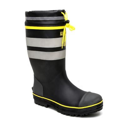 China Wellington Rain Boots Wholesale Steel Rubber Waterproof Sweat-absorbent Toe Steel Plate Safety Rubber stick boots for industry à venda