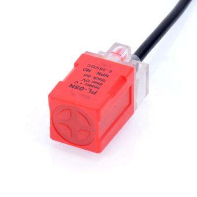 China Position Sensor DC Voltage Electronic Non-Concise NPN 3 Type Wires Car Proximity Sensor Inductive Switch (PL-05N) for sale