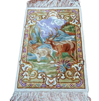 China Small Cheap Silk Chinese 1x1.4ft Handmade Washable Persian Art Wall Hanging Designer Hand Tied Decoravtive Souvenir Covers for sale