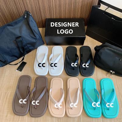 China Luxury fashion trend flip flops letters printed famous brand designer vacation shoes summer women designer slippers color slide flat shoes for sale