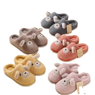 China Fashion Trend Wholesale Cute Indoor Slippers For Women Super Warm Winter TPR Outsole OEM Colors Slippers for sale