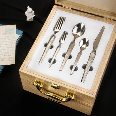 China Sustainable Sustainable Mirror Polishing 304 Stainless Steel Flatware Set 10 Pcs Cutlery Set With Wooden Box for sale