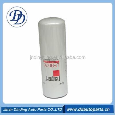 China Engine Spare Parts Truck Oil Filter LF9070 Standard Size for sale