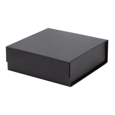 China Recycled Materials 17.5cm Square Stock Square Stock Cardboard Rigid Luxurious Luxurious Magnetic Gift Box for sale