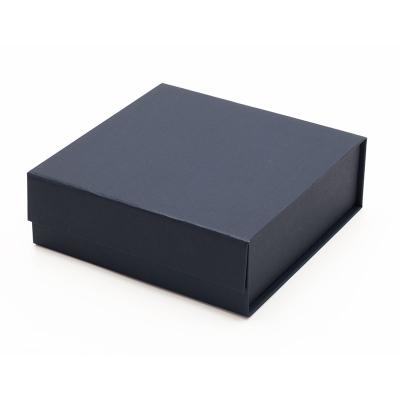 China Low MOQ Recycled Materials Card Board Navy Blue Available Luxury Flat Packed Gift Boxes With Magnetic Lid for sale