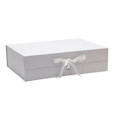 China Wholesale 44x32cm Recyclable A3 White Wine Shallow Gift Set Packaging Boxes With Ribbon for sale