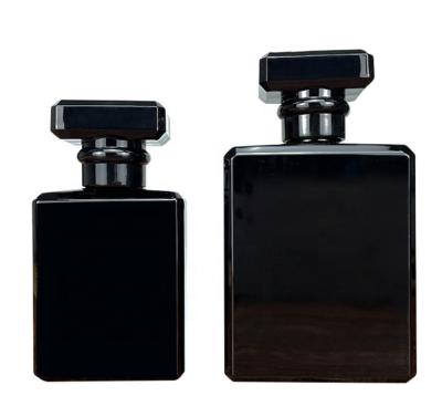 China Perfume 50ml Spray Bottle Color 100ml Light Vapor Bayonet Cosmetic Black Glass Flat Square Empty Essence Bottle Acrylic Cover for sale