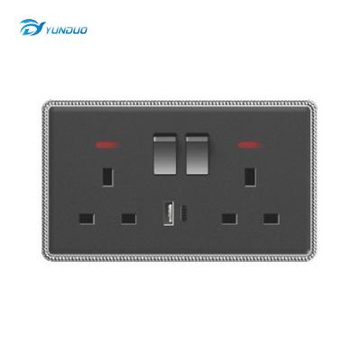 China Safe Operation G2.5-4 043 International Multifunction Dual Band 13A USB Switched Socket With Light for sale