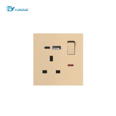 China Convenient Universal Electric Plug Power Station Wall Charger Dock Wall Outlet USB Safety Waterproof Outlet Outlet for sale