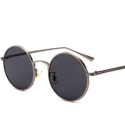 China Fashion Sunglasses 2021 New Styles Low MOQ Free Sample Wholesales Sunglasses Women Ladies for sale