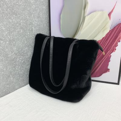 China Fashion 2021 Winter Drop Plush Bag Women's Handbag Mink Velvet Tote Bag for sale