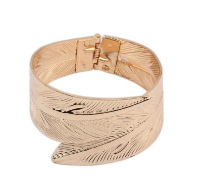 China New Style Metal Leaf Bangles Bangles Fashion Metal Gold Plated Open Leaf Bangles And Bangles For Big Wrist for sale