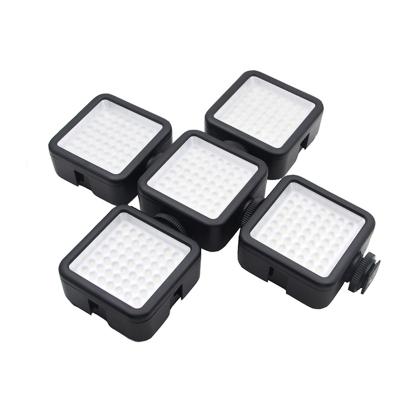 China Mini Fashion Design Camera Instant Outdoor 5.5W 5600K Mini Video Lighting Photoflood Lamp 2pcs aa batteries for sale