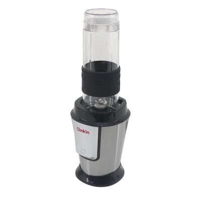 China Mini Factory Outdoor Electric Smoothie Blender Portable Fruit Juicer Blender Blenders for sale