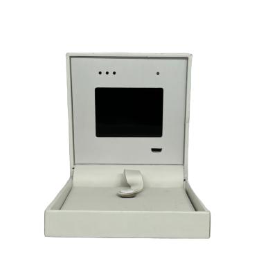 China Europe Highrich 2022 19 years factory top OEM selling custom logo ring video box with 2.4inch tft lcd screen for wedding gift for sale