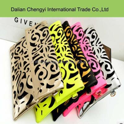 China Chic Clutch Cutout Engraved Envelope Ladies Clutch Bag for sale