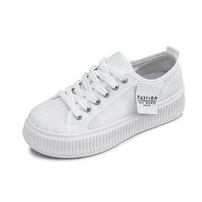 China New fashion trend women's white shoes thick-soled non-slip casual shoes shape tender canvas shoes woman sneakers for sale