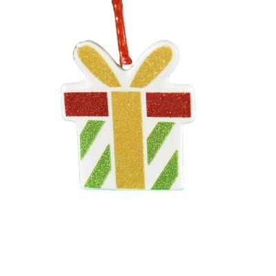 China Gold Red Green Yellow Glitter Ornaments Ceramic Christmas Decorations Hanging Figurine Tree Shape W195959 for sale