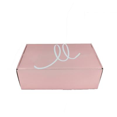 China Recycled Recyclable Materials Gold Card Eco-friendly Paper With B-flute Paper Box For Clothing Packaging for sale