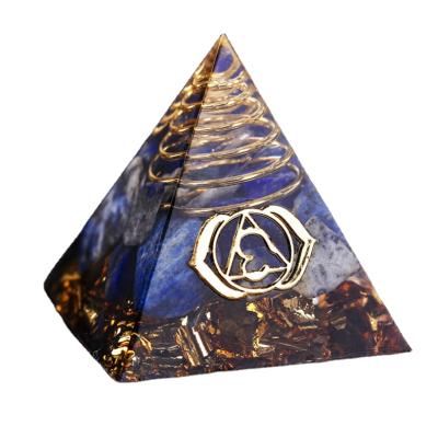 China Europe Folk Crafts Filled With Healing Crystals Chips Energy Generator Epoxy Resin Orgonite Seven Chakras for sale