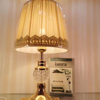 China Convenient New Antique Fabric Shade With Many Colors Design Table Lamp For Study for sale