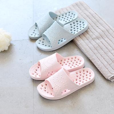 China The 2022 New Fashion Lightweight Shower Shoes With Drain Holes For Women Quick Dry Swimming Pool Slides Beach Sandals for sale