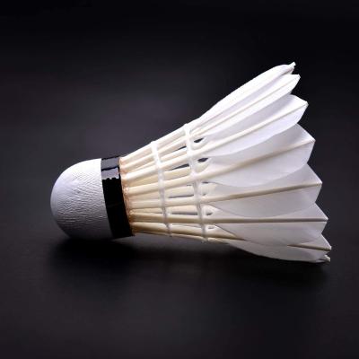 China Large Nylon + Natural Cork Stability and Durability, High Speed ​​Badminton Birdies, 12 Pack for sale