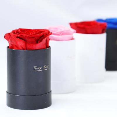 China Wedding Decoration Luxury Gift Square Shape Round Hug Bucket Preserved Rose Flower In Round Simple Box For Gifts for sale