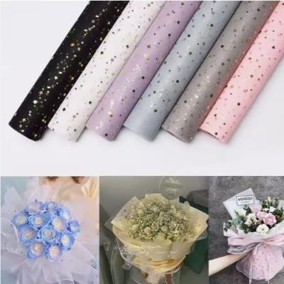 China Roll Rose Flower Bouquet Gold Star Moon Yarn Scrapbook Decorate Gauze Flowers Bouquet Wrapping Paper Te koop