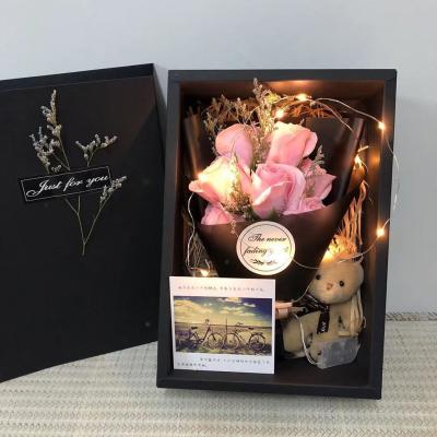 Chine Boîte cadeau à l'ours rose en gros, cadeau d'anniversaire pratique pour la fête des enseignants, boîte cadeau sincère, haut de gamme pour votre petite amie à vendre